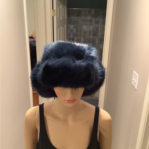Fabulous Furs Women's Blue Faux Fur Trapper Hat - Picture 7 of 13